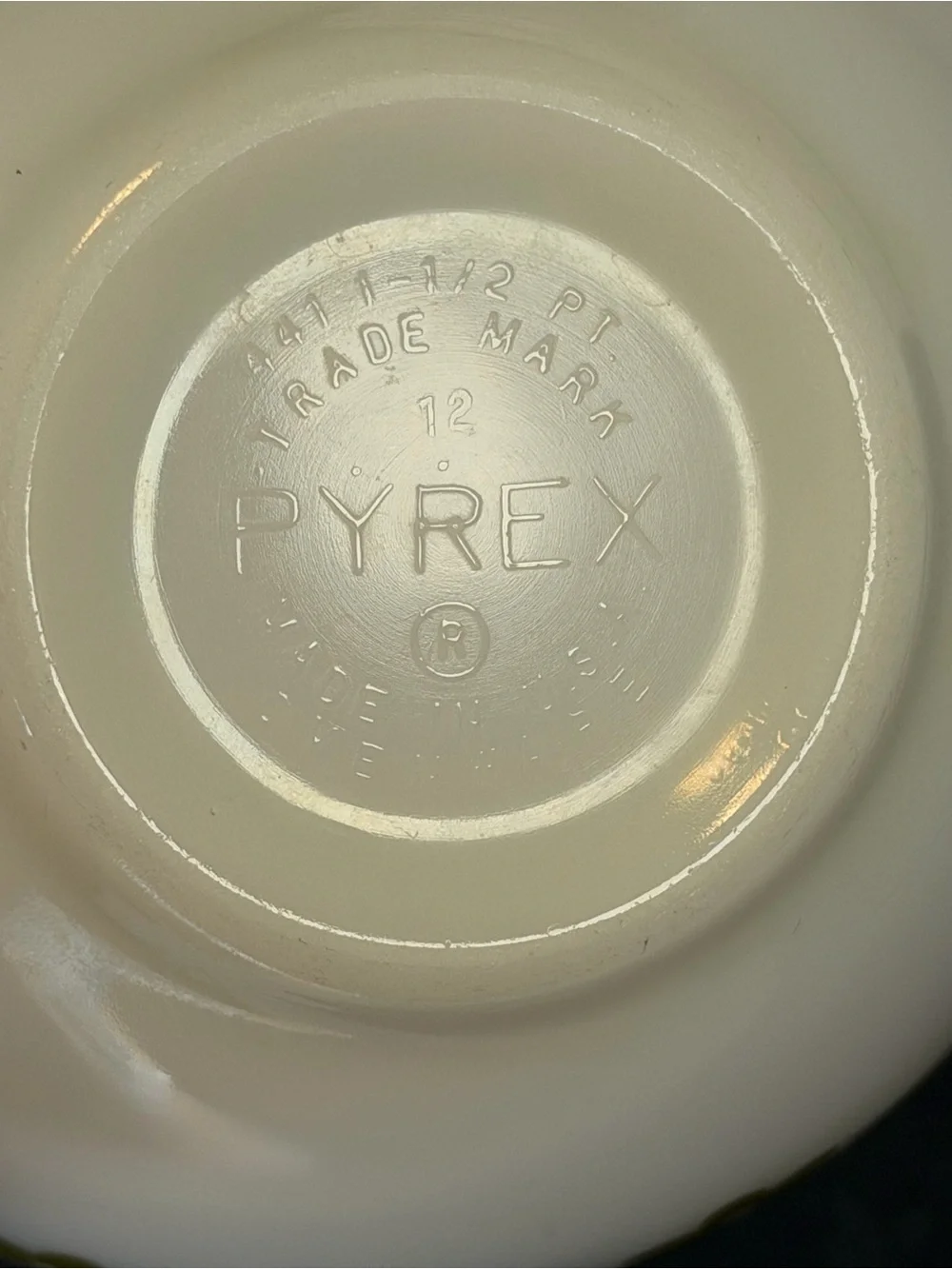 Pyrex 441 Spring Blossom Crazy Green Daisy 1.5 Qt Mixing Cinderella Bowl